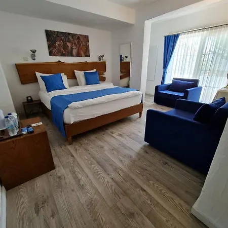 فندق Rebetiko 4*