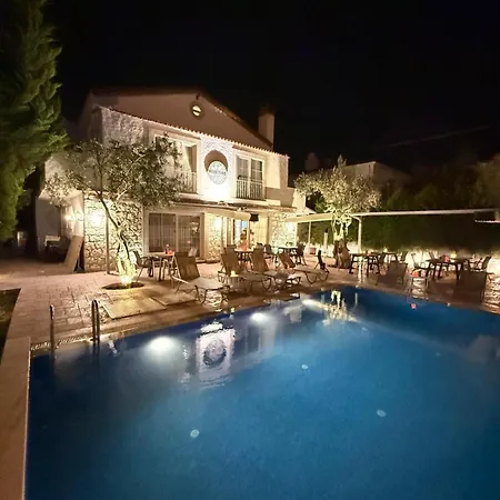 Hotel Rebetiko