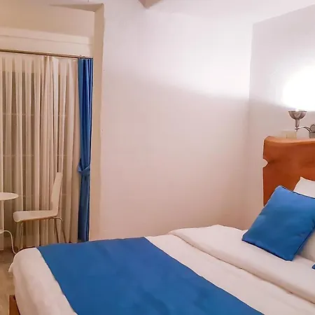 Rebetiko Hotell