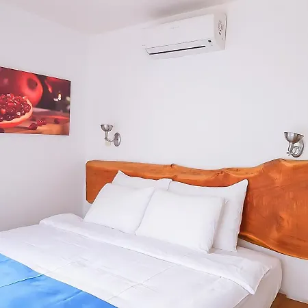 Rebetiko Hotel