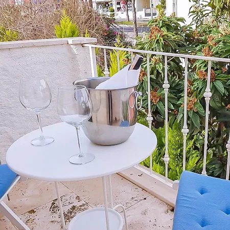 Hotel Rebetiko
