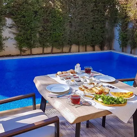 Hotell Rebetiko 2*