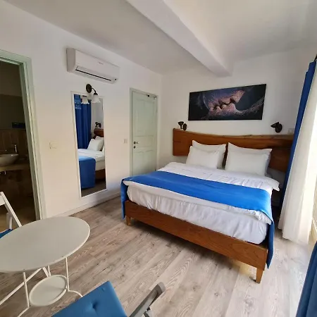 Rebetiko Hotel