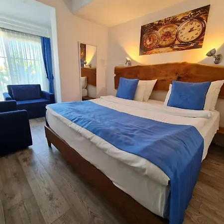 Rebetiko Hotel 2*