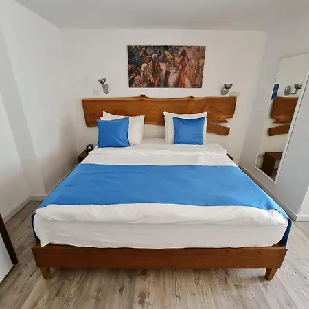 Rebetiko Hotel