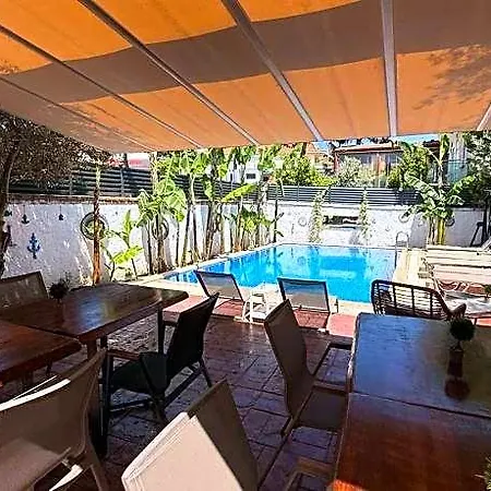 Hotel Rebetiko 4*