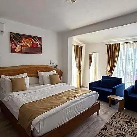 Rebetiko Hotel 4*