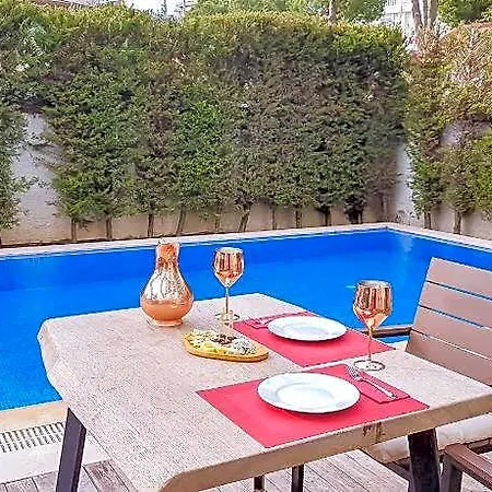 Rebetiko Hotel 4*