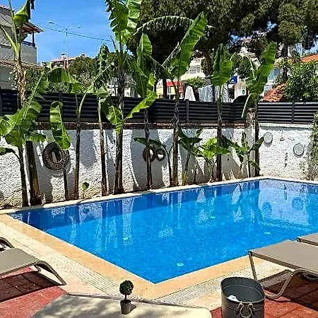 Hotel Rebetiko 4*