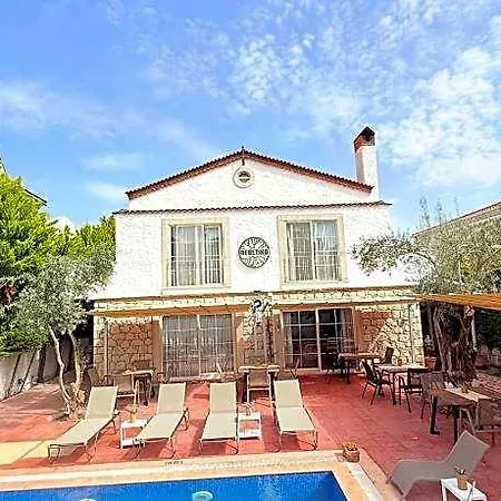 Rebetiko Hotel