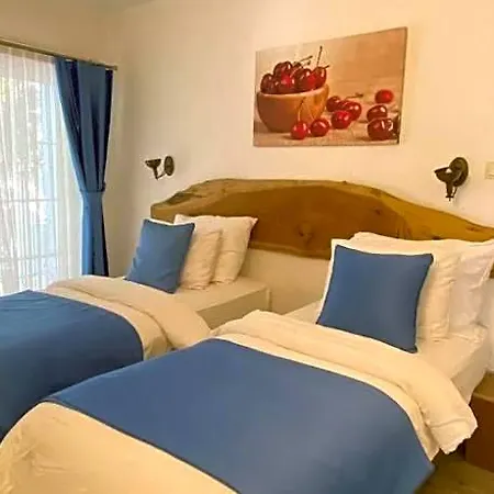 Rebetiko Hotel
