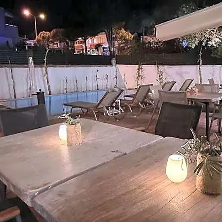 Hotel Rebetiko 4*