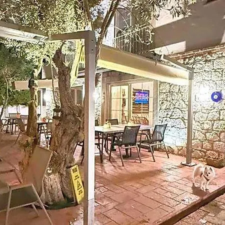 Rebetiko Hotel