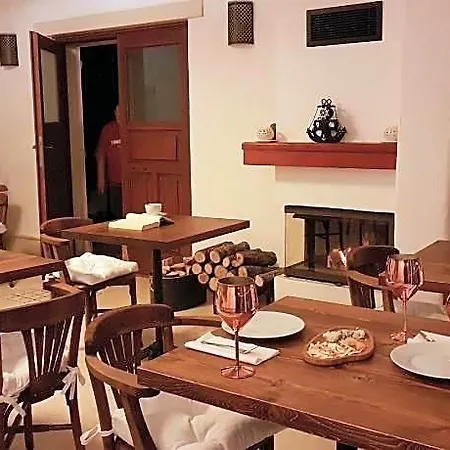 Hotel Rebetiko