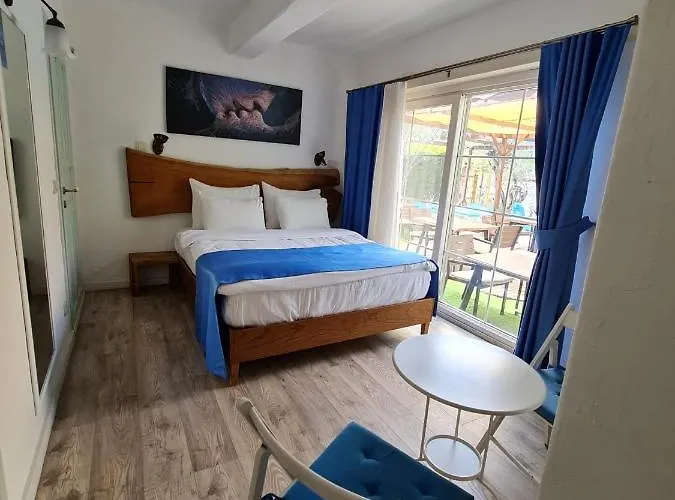 Rebetiko Hotel